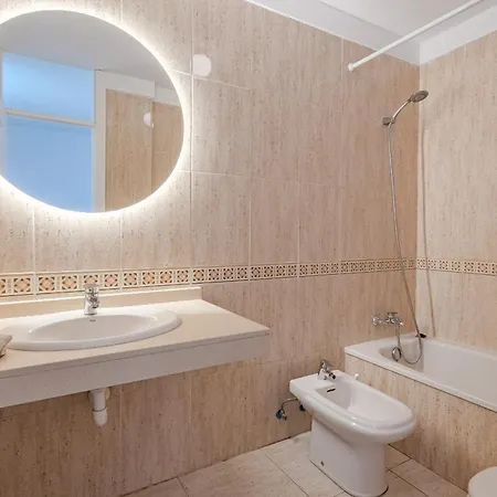 דירה 2bd Bright Family-friendly In *