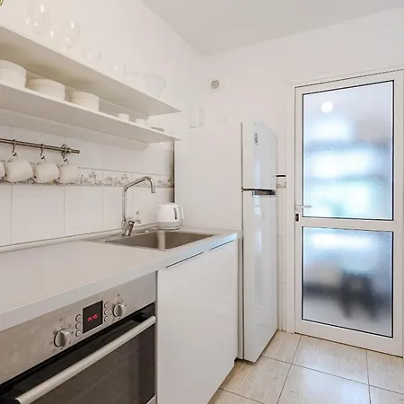 Apartment 2bd Bright Family-friendly In *