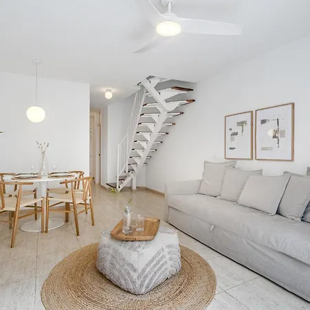 2bd Bright Family-friendly In דירה